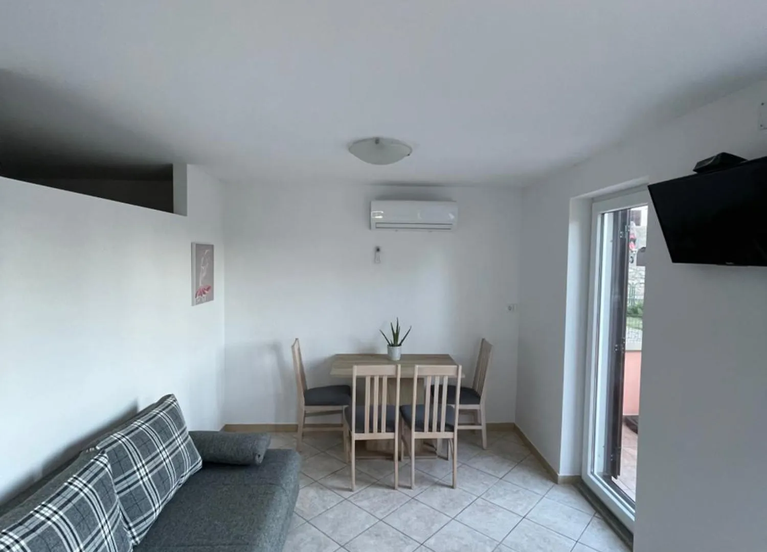 Garden Apartment Nerezine 0*,
